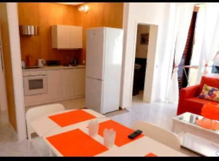 شقة Orange *